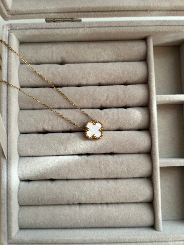 Snow Clover Pendant