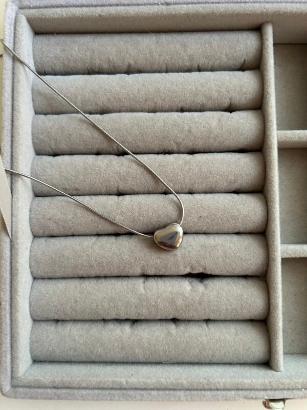 Silver Heart Glow Necklace