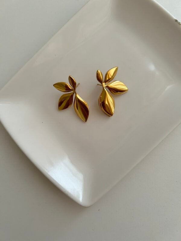 IMG_2279 Golden Grove Studs