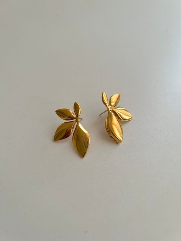 IMG_2280 Golden Grove Studs