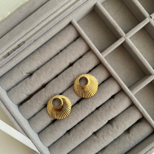 IMG_2304 Halo Shell Studs