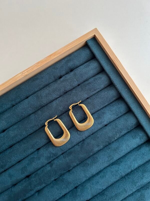 Elan Hoops