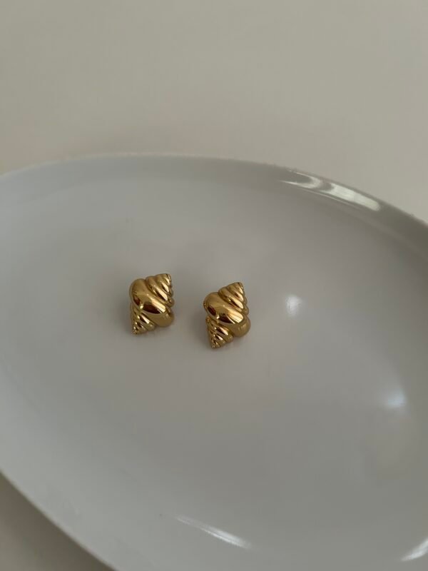 IMG_2366 Shellline Studs