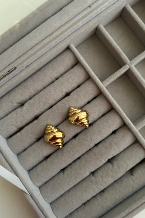 Shellline Studs