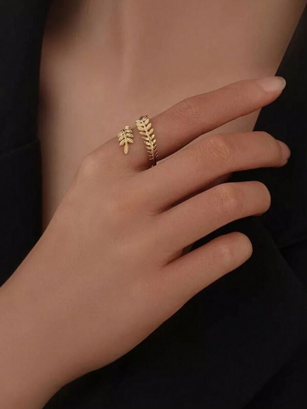 Aurelia Leaf Ring