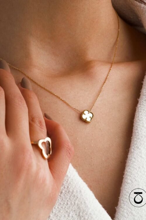 Snow Clover Pendant
