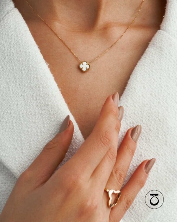 Snow Clover Pendant