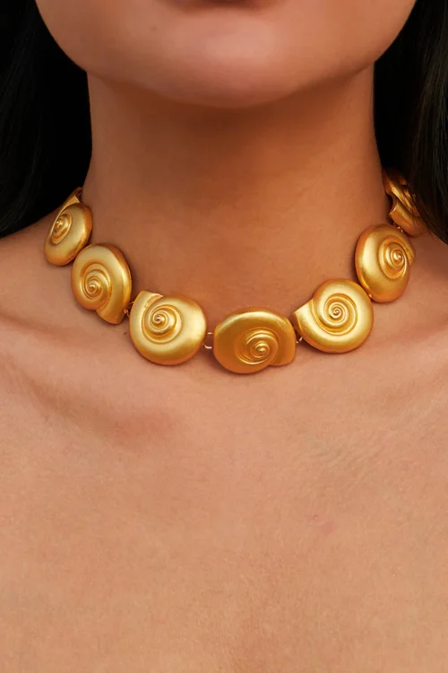 Solara Shell Choker