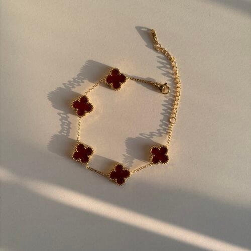 The Fortune Clover Chain